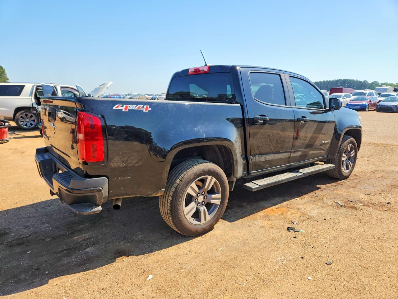 2017 Chevrolet Colorado - Image 3