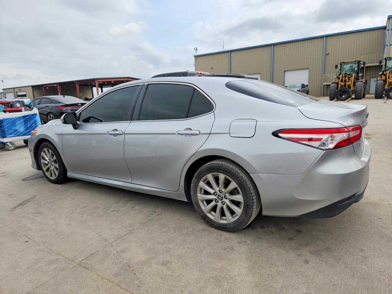 2018 Toyota Camry Le - Image 2
