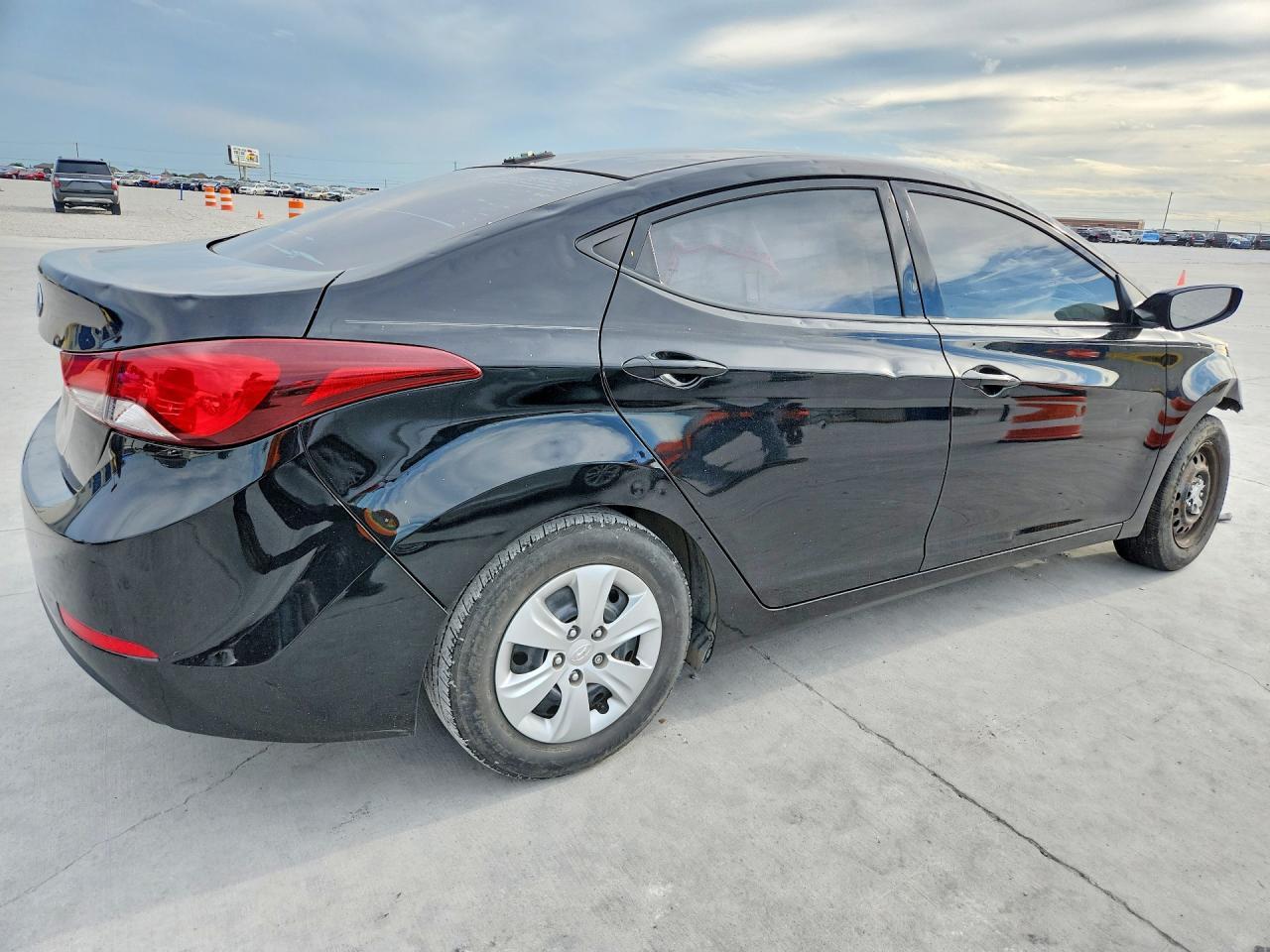 2016 Hyundai Elantra Se - Фото 3
