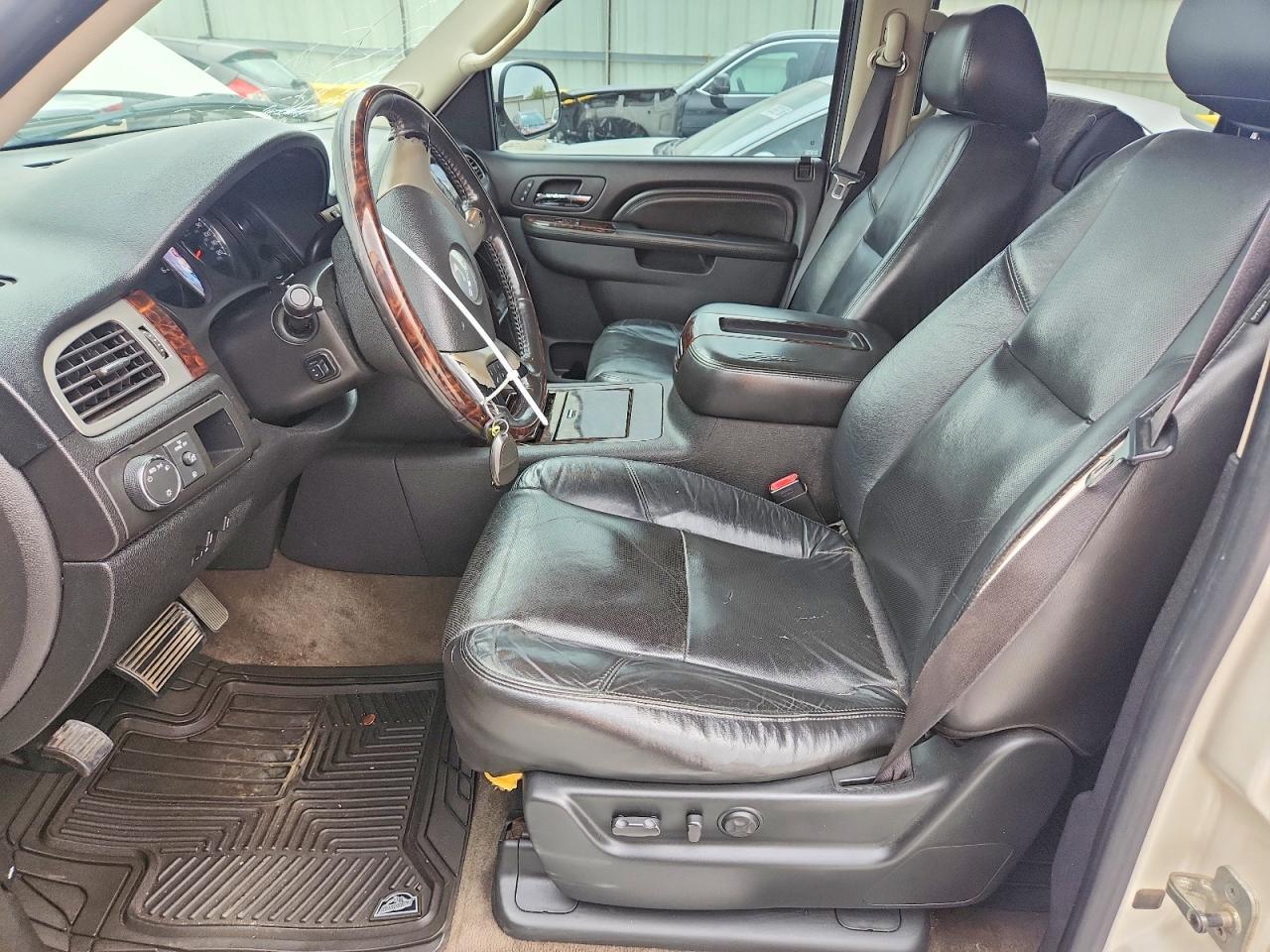 2010 GMC Yukon - Image 7