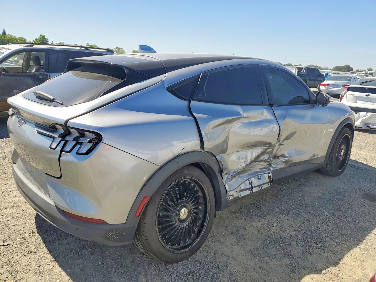 2021 Ford Mustang Mach-E Select - Фото 3