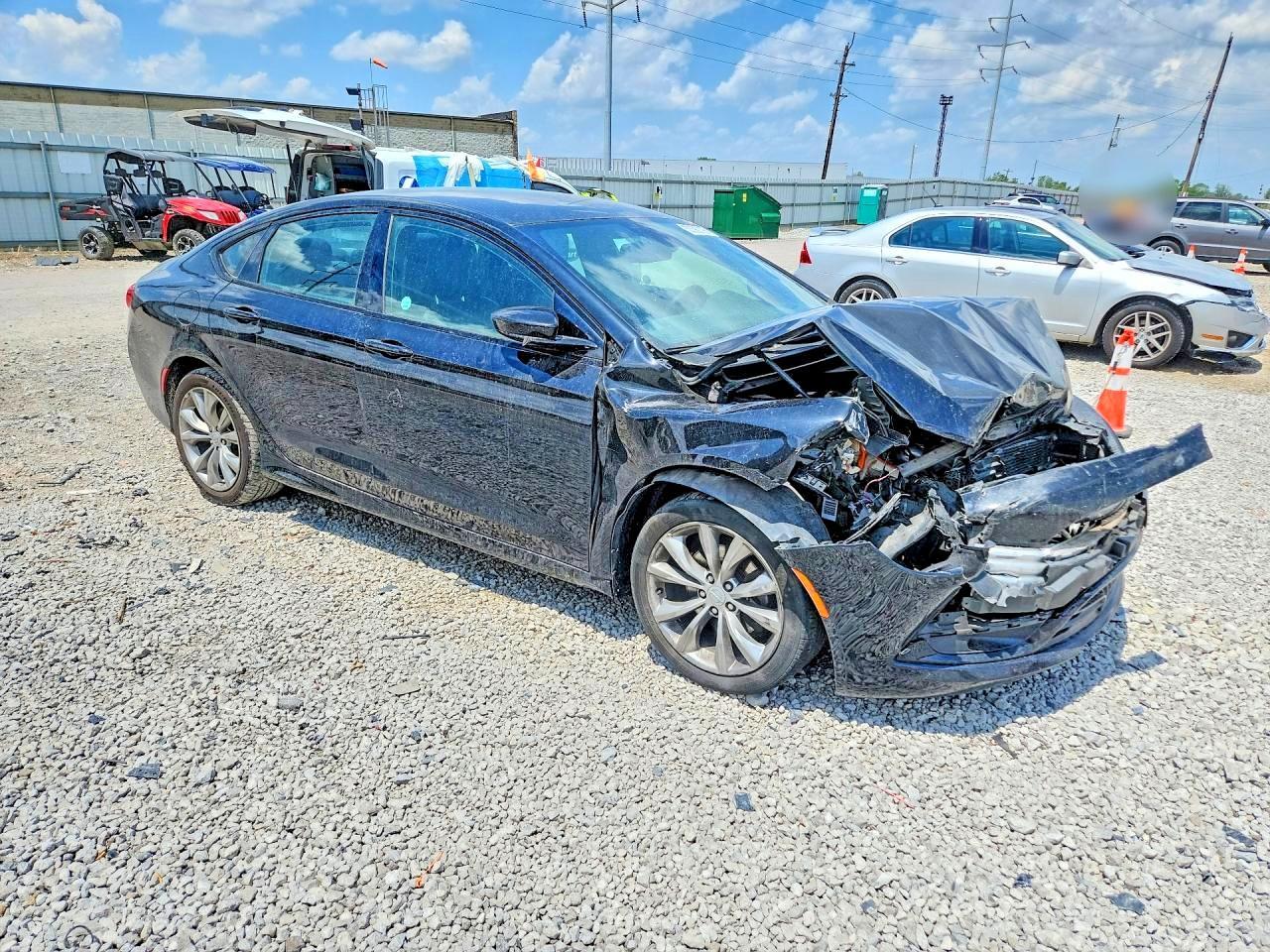 2015 Chrysler 200 S - Фото 4