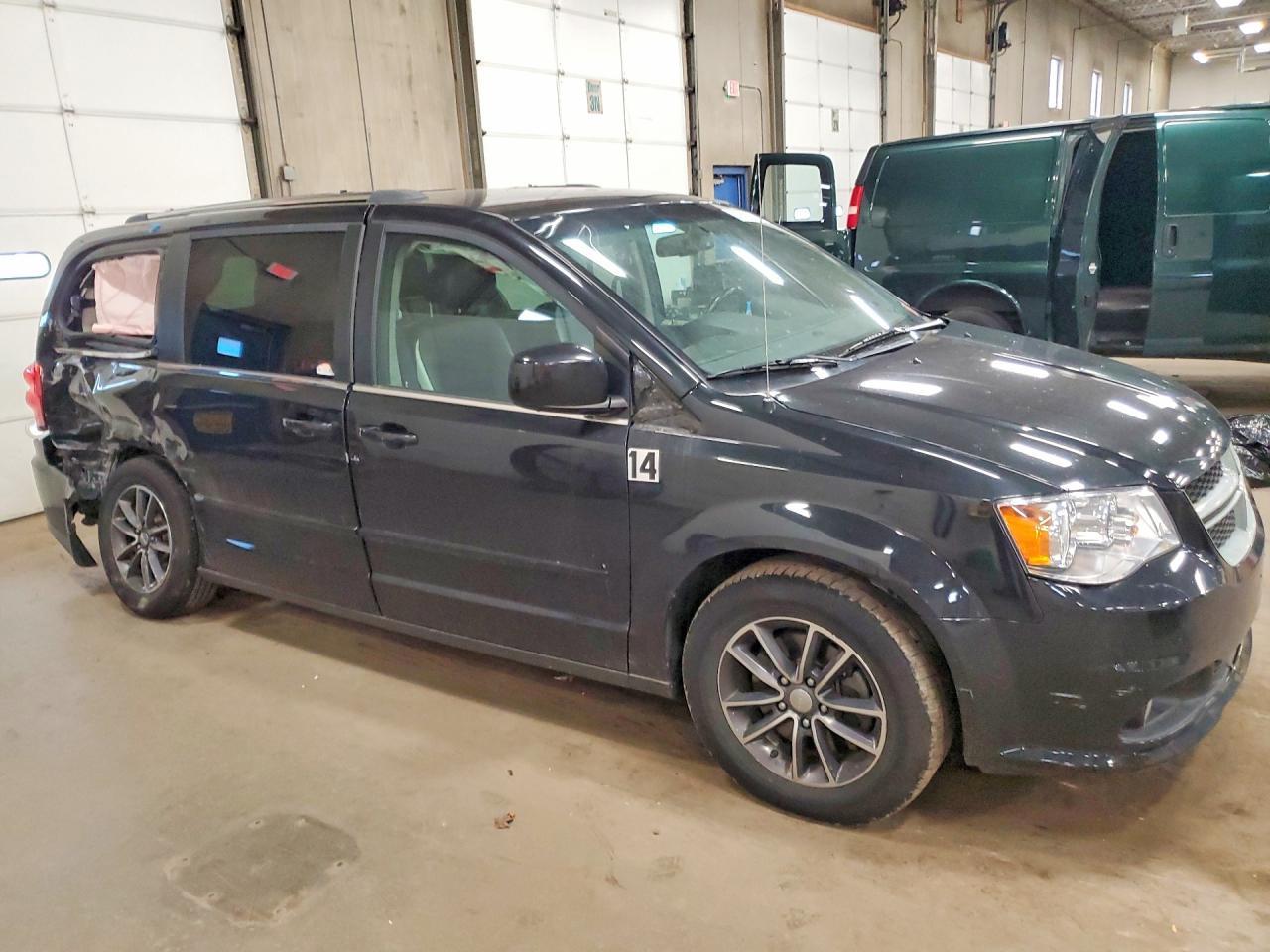 2017 Dodge Grand Caravan Sxt - Image 4