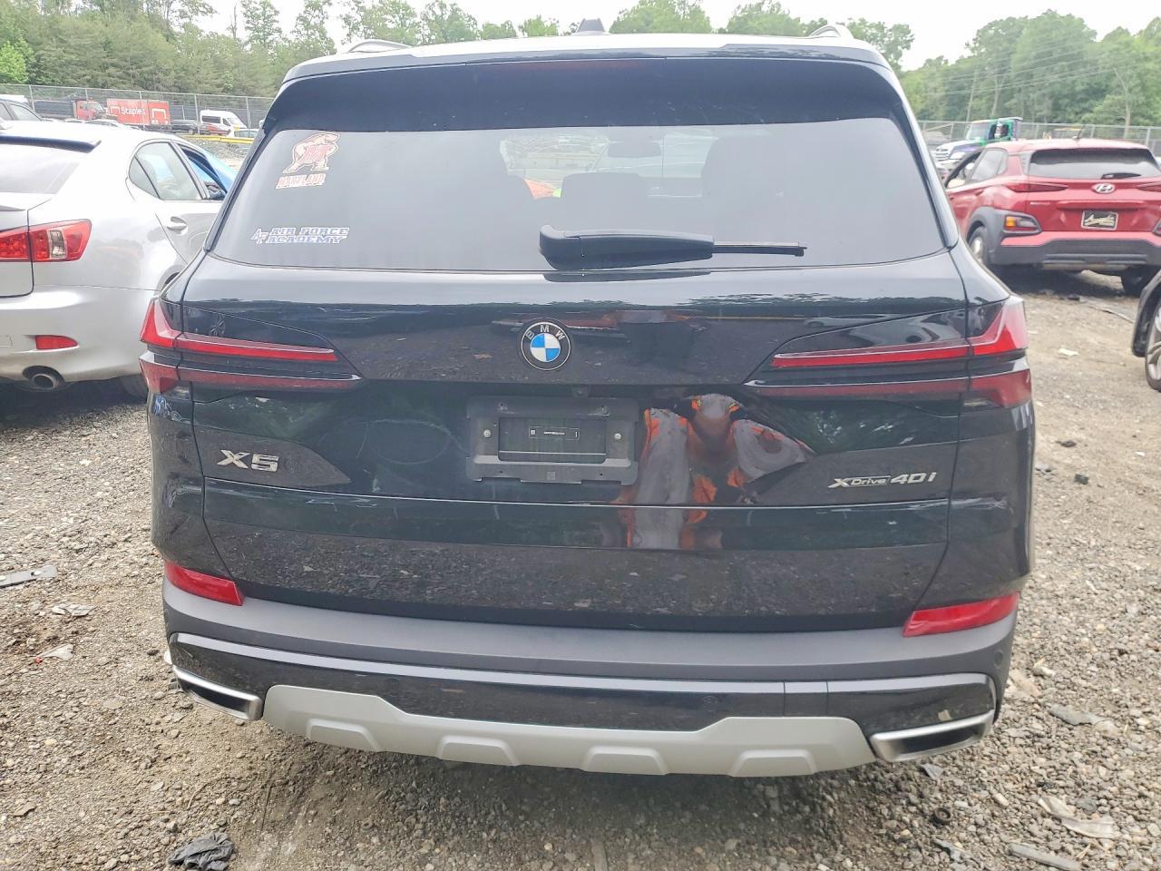 2025 BMW X5 xDrive40I - Image 6