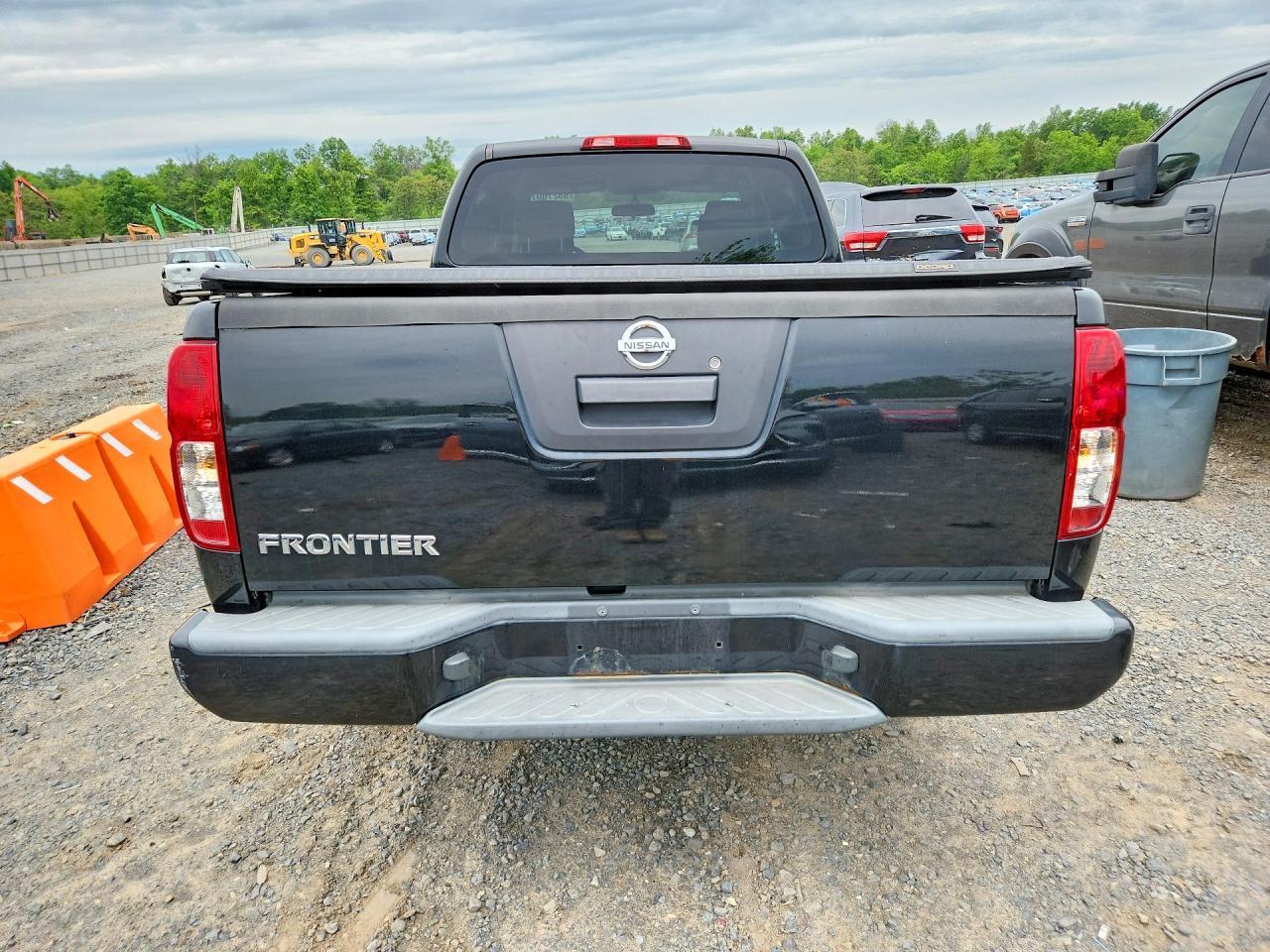 2017 Nissan Frontier S - Image 6