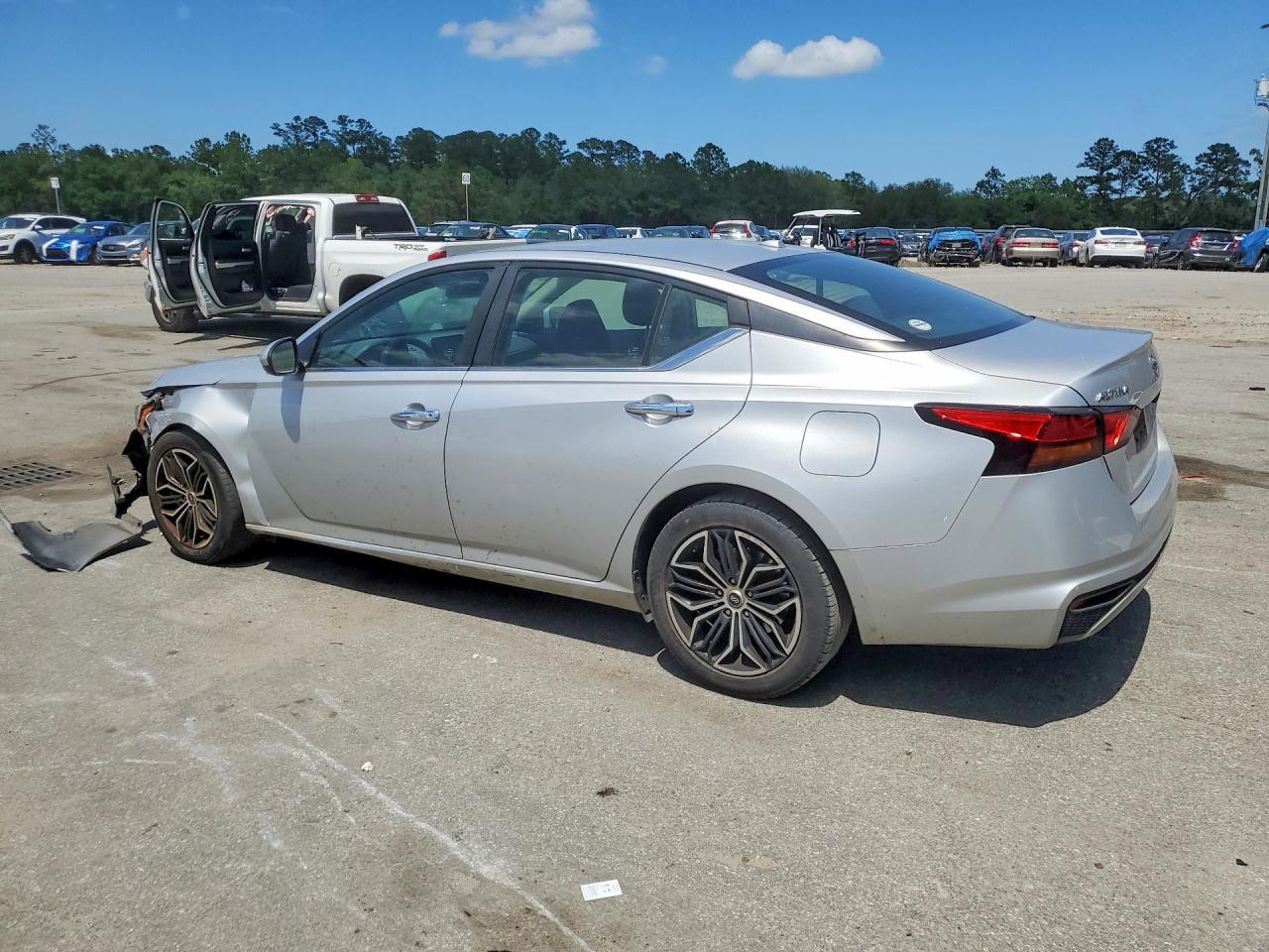 2020 Nissan Altima S - Image 2