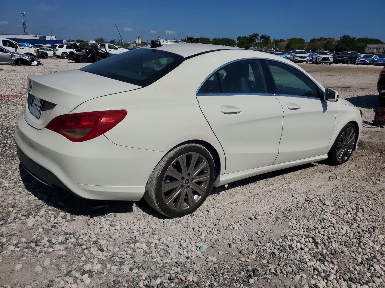 2018 Mercedes-Benz Cla 250 - Фото 3