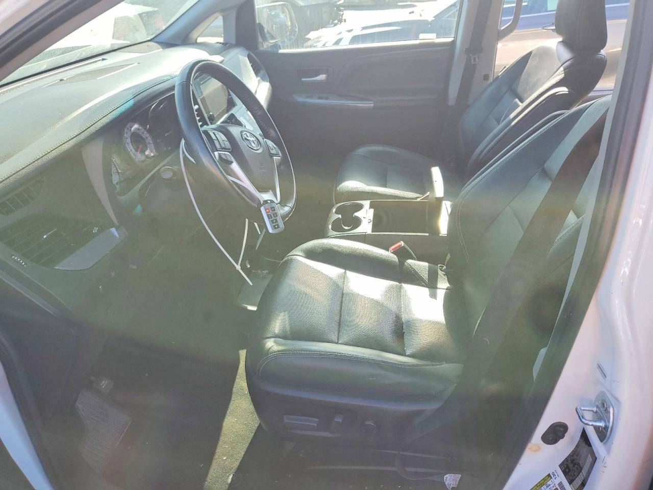 2016 Toyota Sienna Se Premium - Image 7