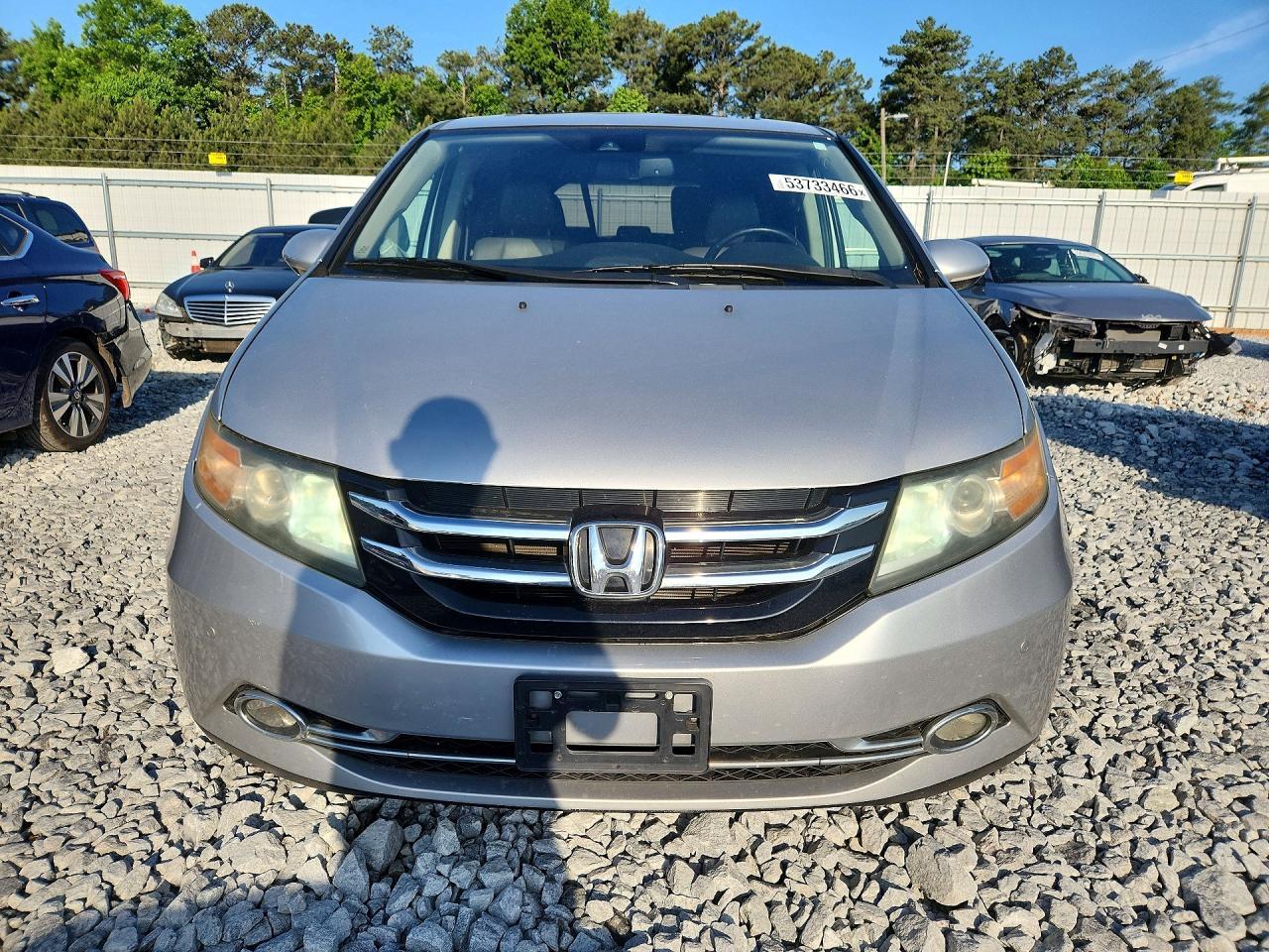 2015 Honda Odyssey Touring - Image 5