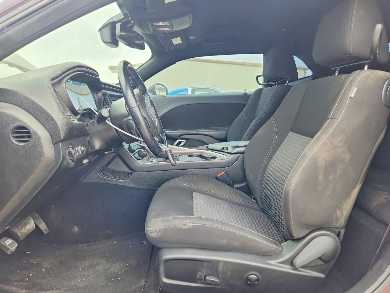 2022 Dodge Challenger Sxt - Image 7