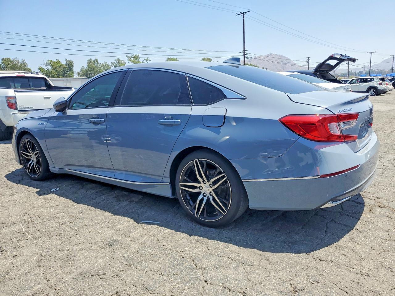 2022 Honda Accord Touring Hybrid - Image 2