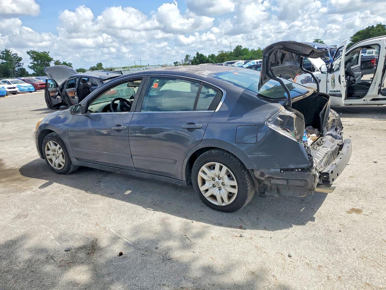 2012 Nissan Altima 2.5 - Image 2