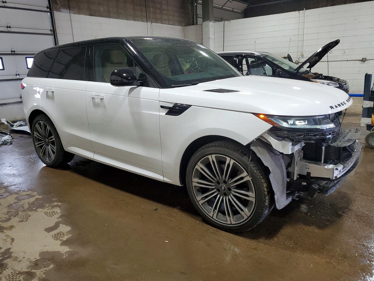 2024 Land Rover Range Rover Sport Dynamic Se - Image 4
