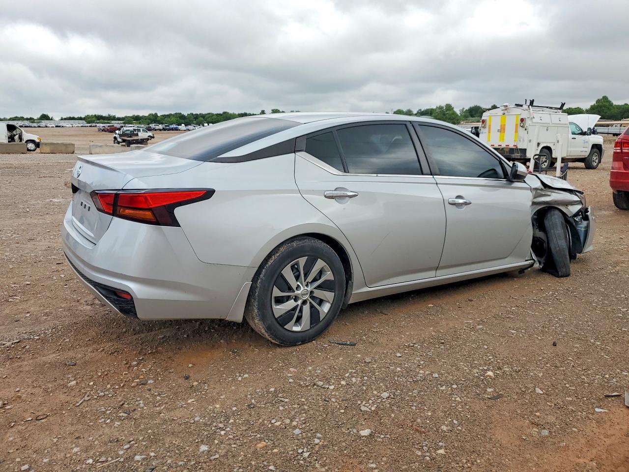 2022 Nissan Altima S - Фото 3