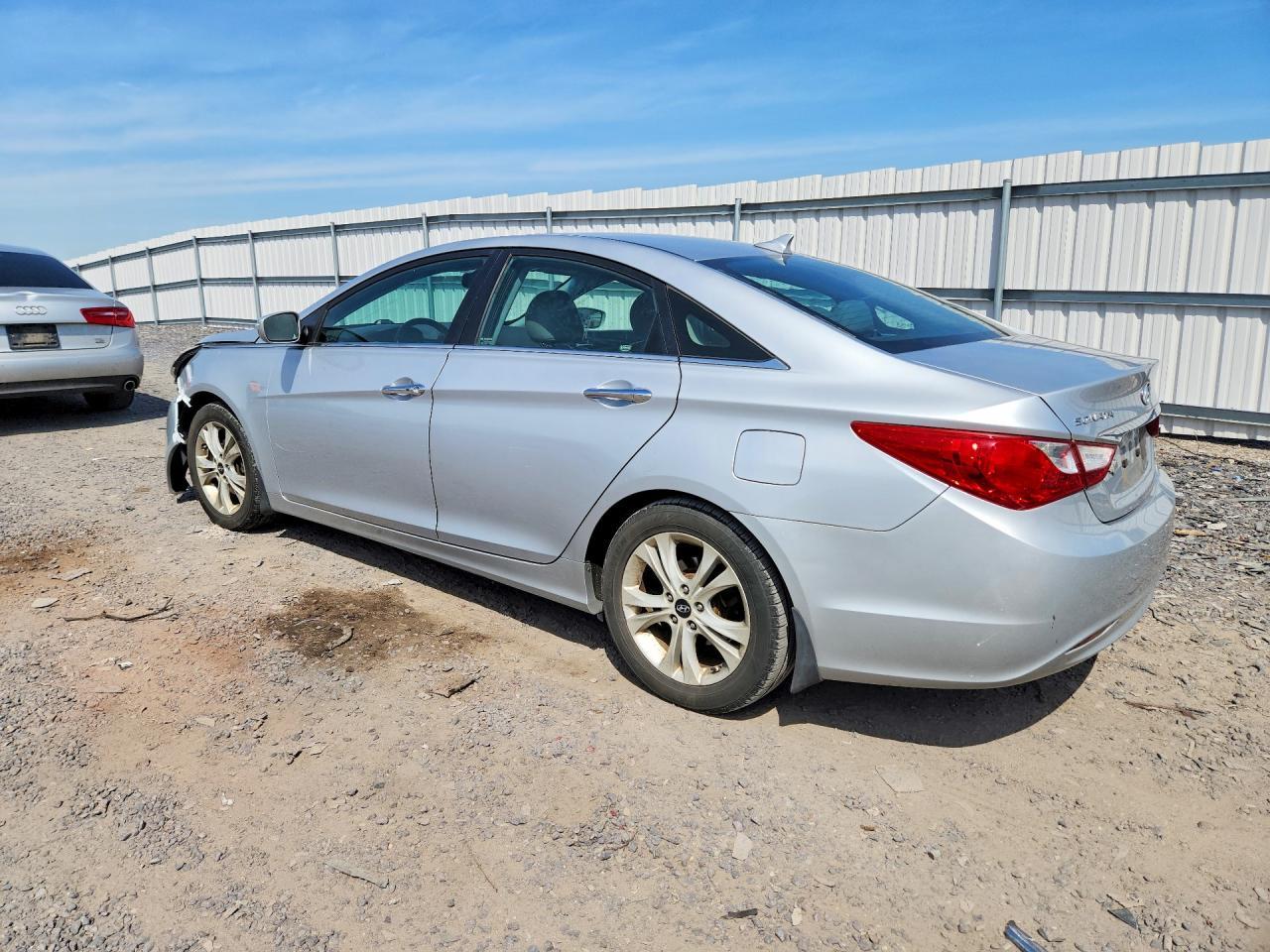2011 Hyundai Sonata Limited - Image 2