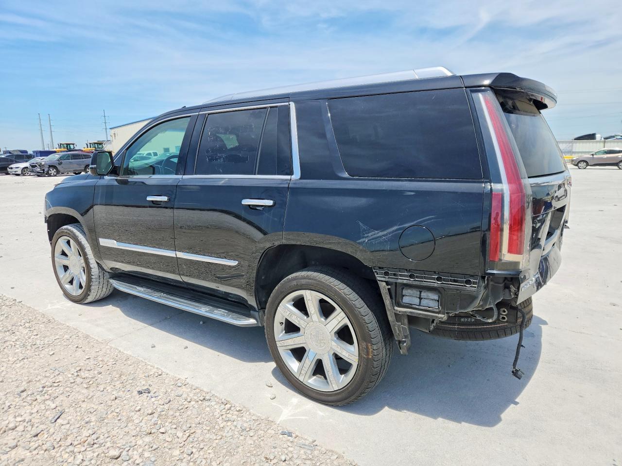 2016 Cadillac Escalade Luxury - Фото 2