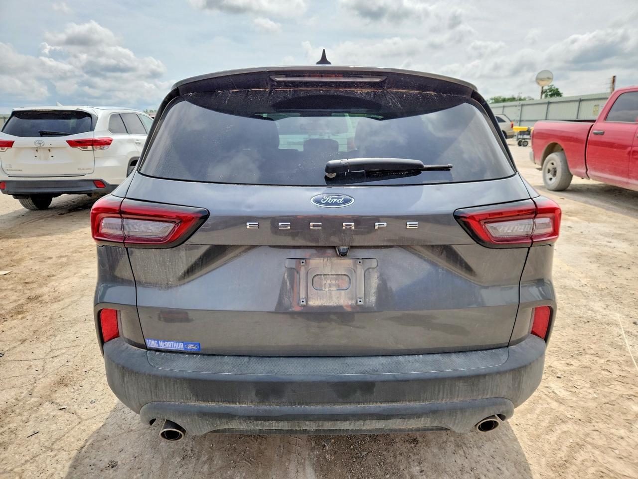 2025 Ford Escape St Line - Image 6