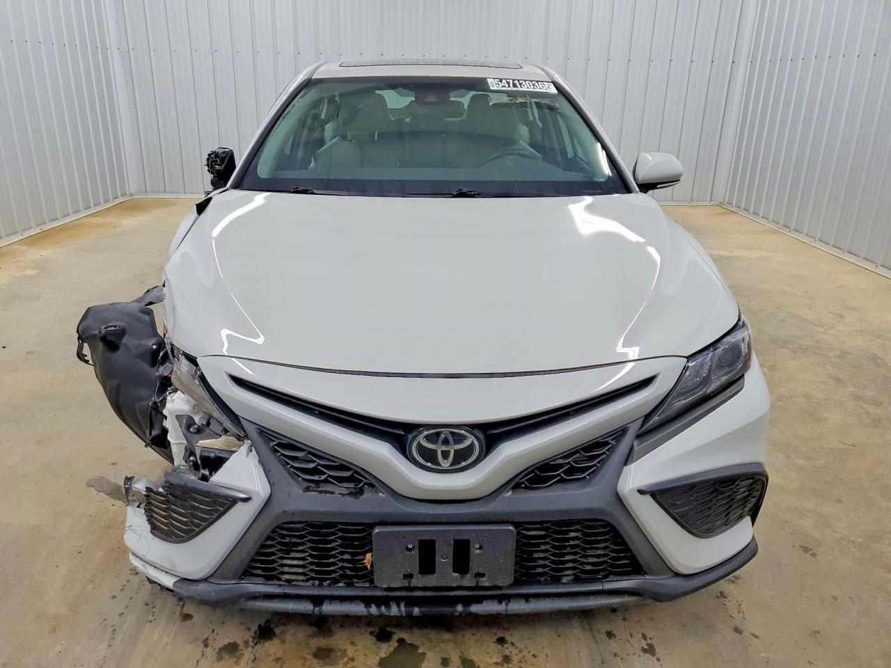2022 Toyota Camry Se - Фото 5