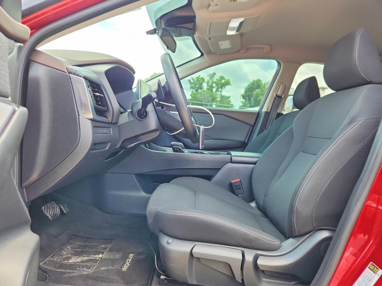2023 Nissan Rogue S - Image 7