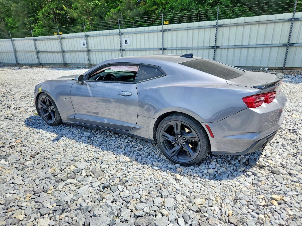 2021 Chevrolet Camaro Ls - Фото 2