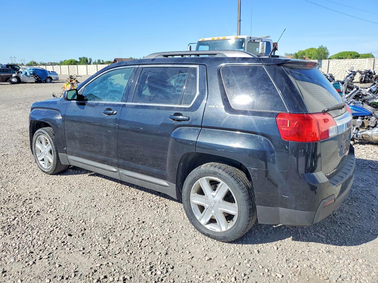 2010 GMC Terrain - Image 2