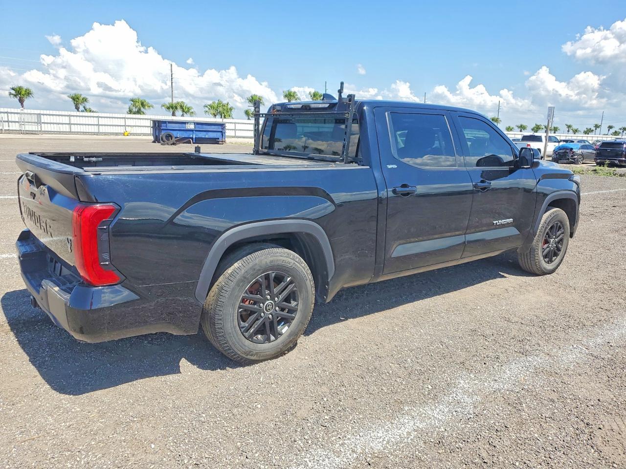 2023 Toyota Tundra Crewmax Sr5 - Фото 3