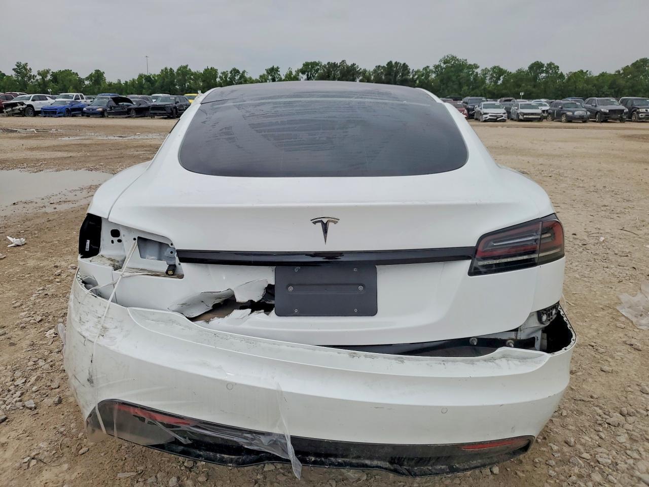 2022 Tesla Model S - Фото 6