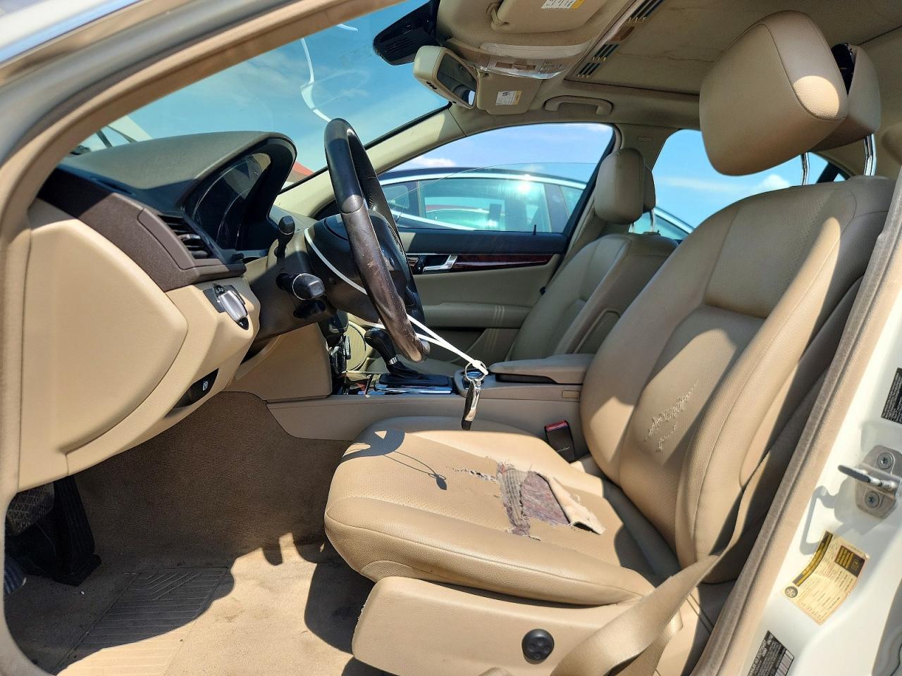 2010 Mercedes-Benz C 300 4Matic - Image 7