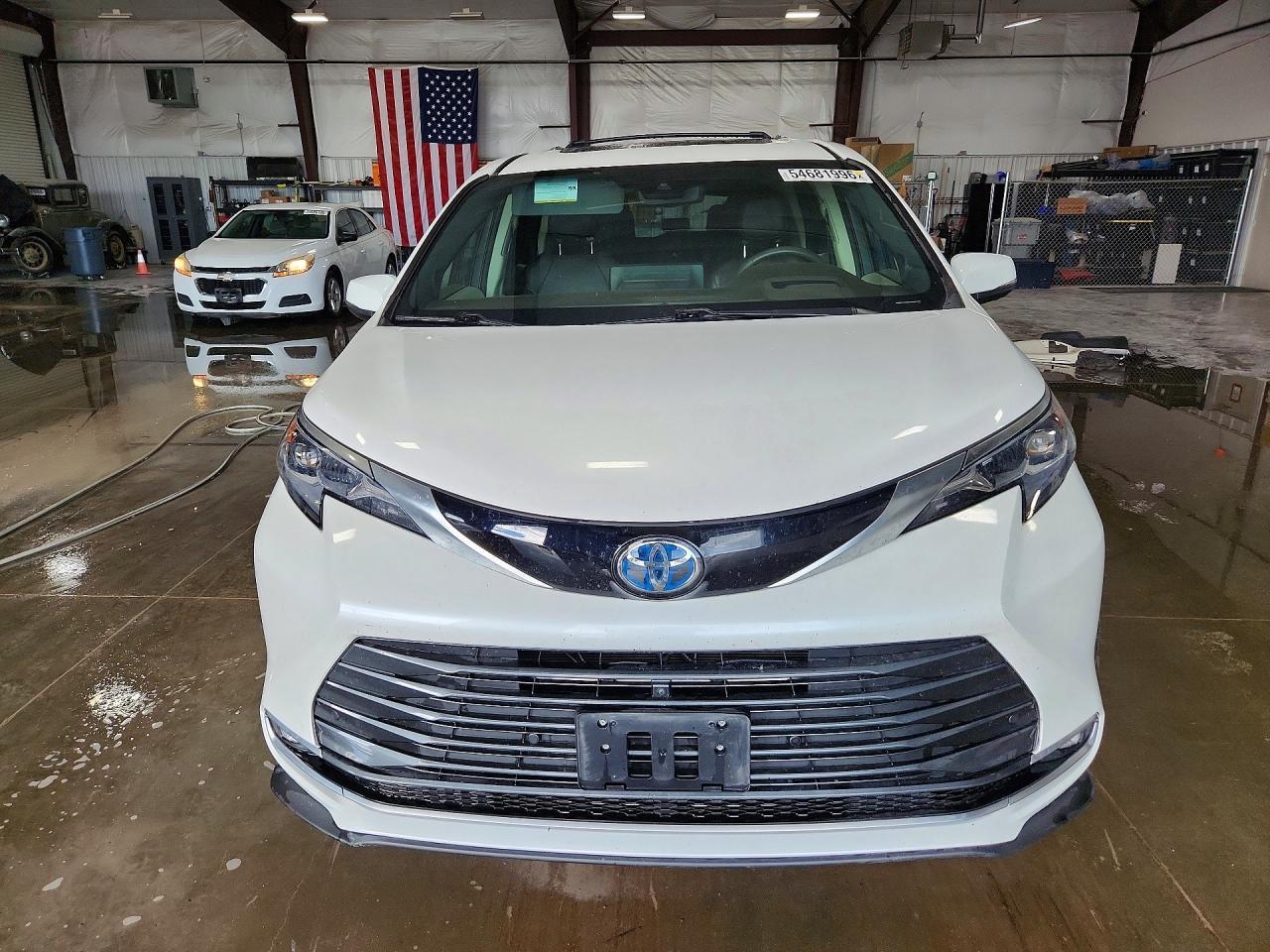 2024 Toyota Sienna Platinum 7-Passenger - Фото 5