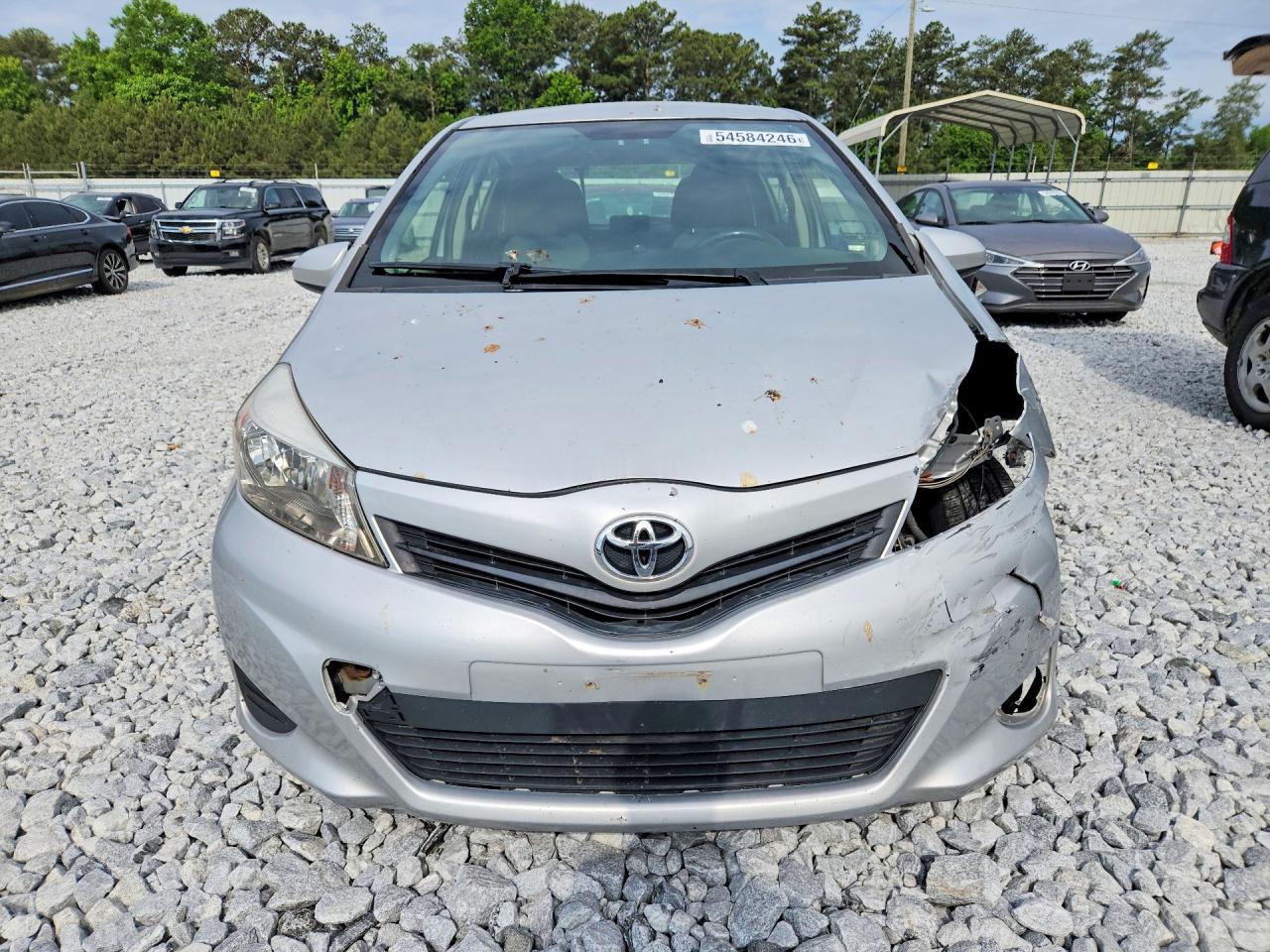 2013 Toyota Yaris 5-Door Le - Фото 5