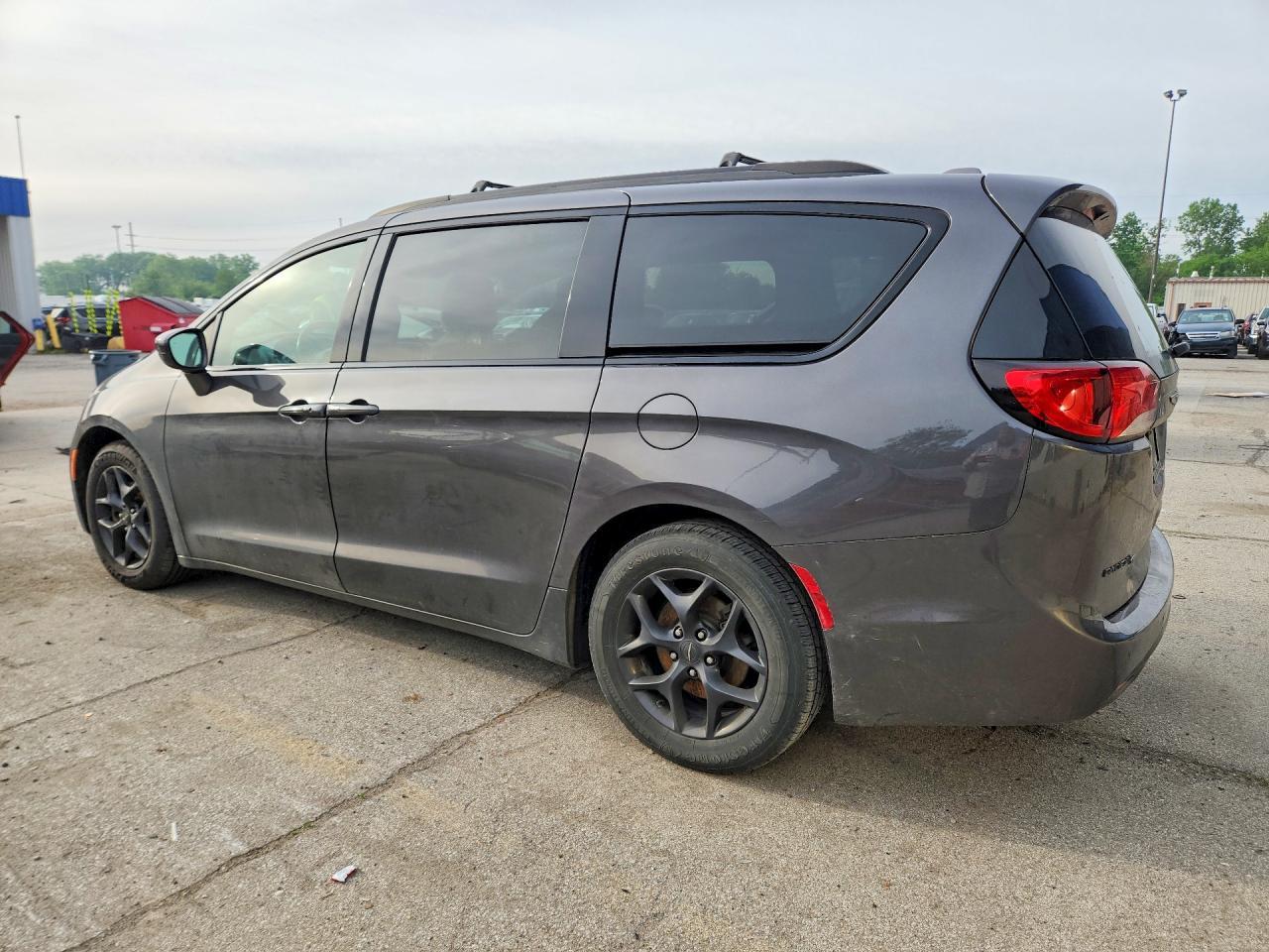 2018 Chrysler Pacifica Touring L Plus - Фото 2