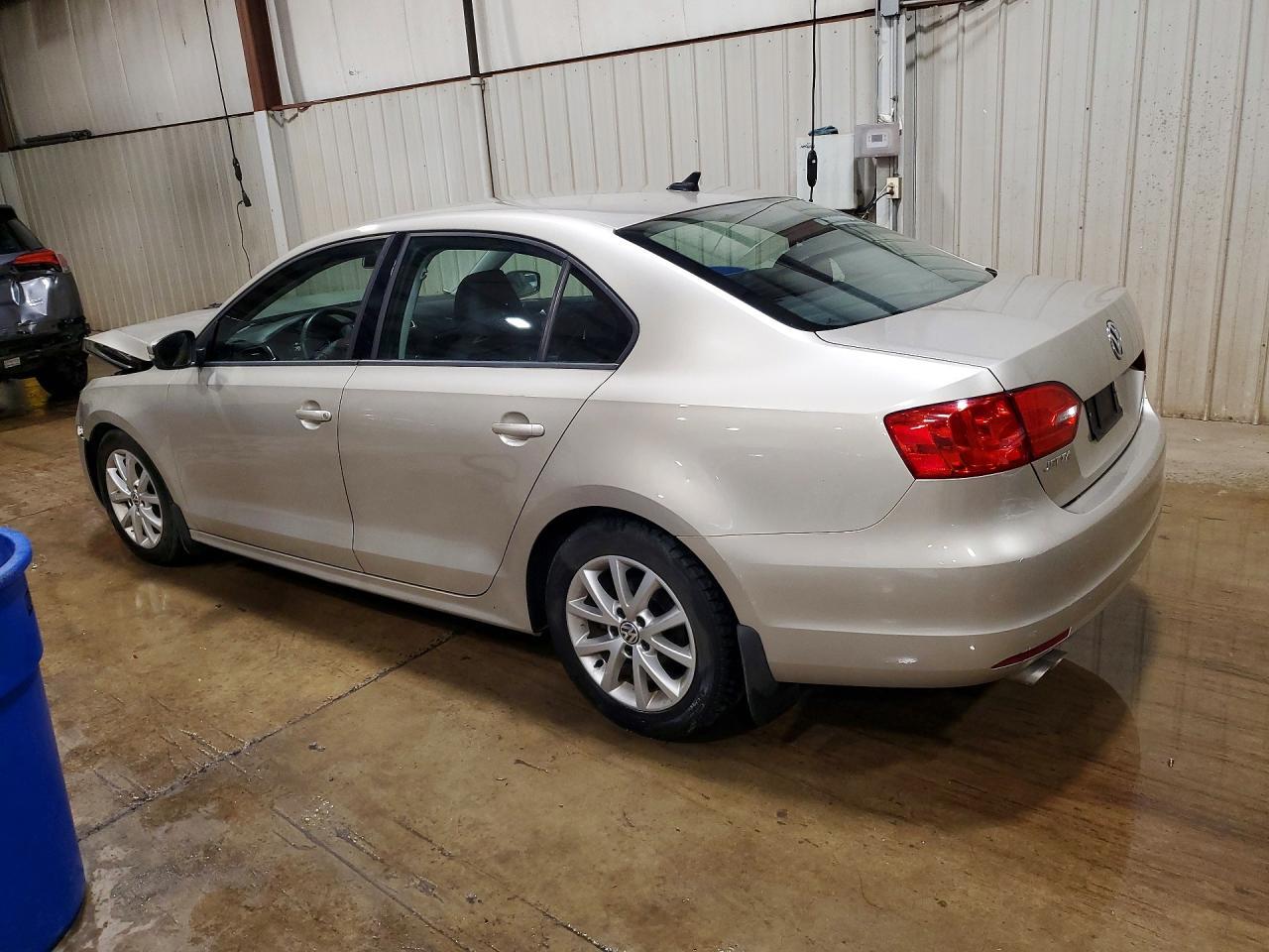 2012 Volkswagen Jetta Se - Image 2