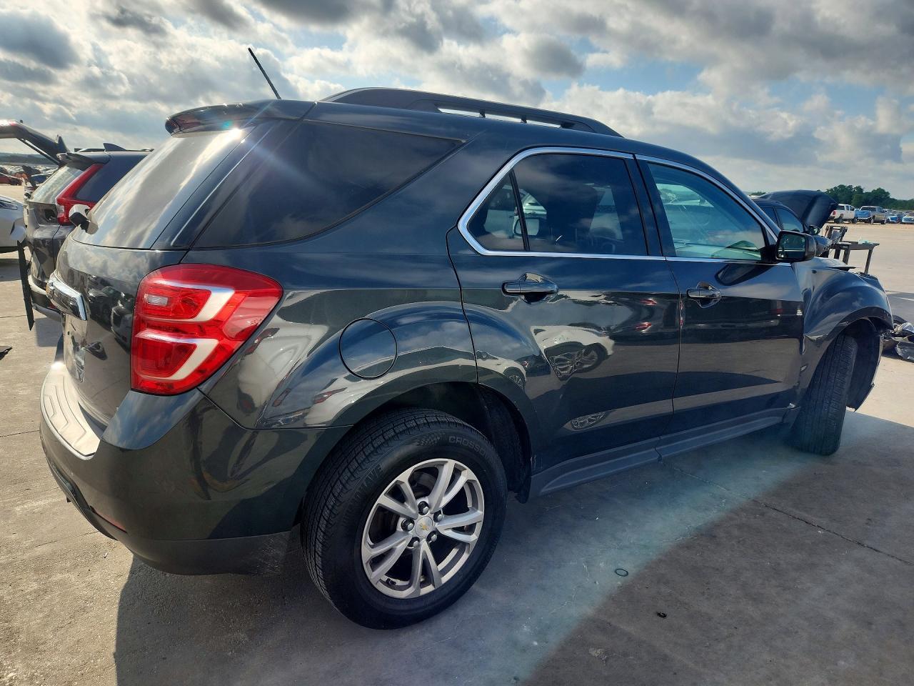 2017 Chevrolet Equinox Lt - Image 3