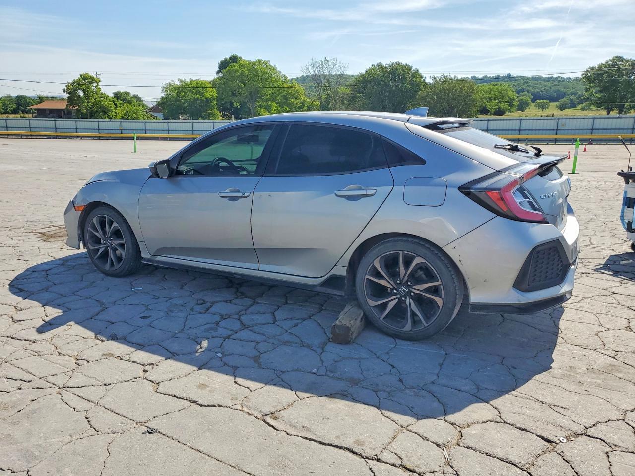 2018 Honda Civic Sport - Фото 2