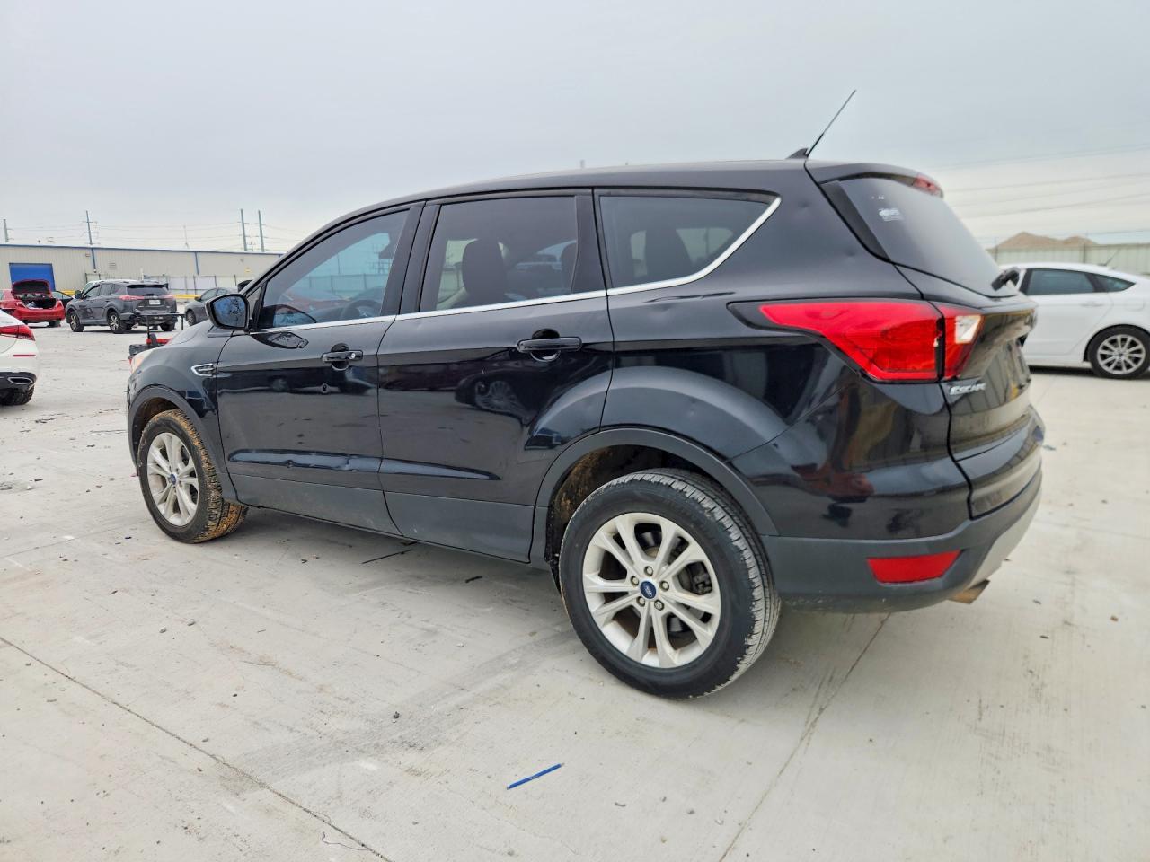 2019 Ford Escape Se - Фото 2