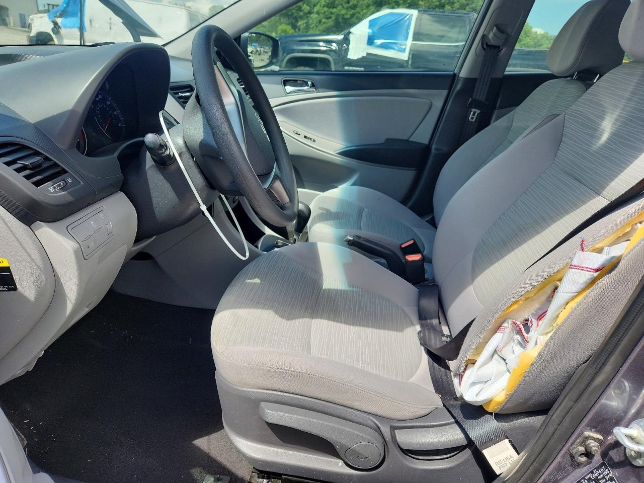 2016 Hyundai Accent - Фото 7