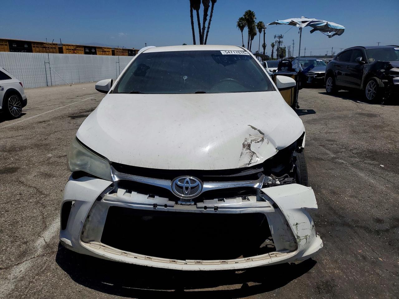 2015 Toyota Camry Le - Image 5