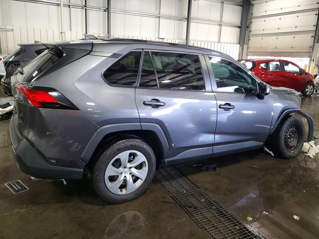 2021 Toyota Rav4 Le - Фото 3