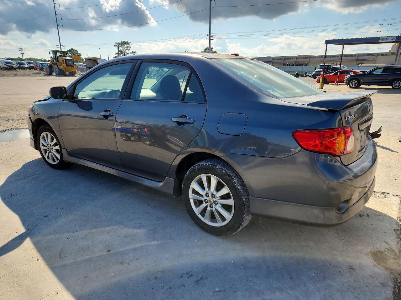 2010 Toyota Corolla S - Фото 2