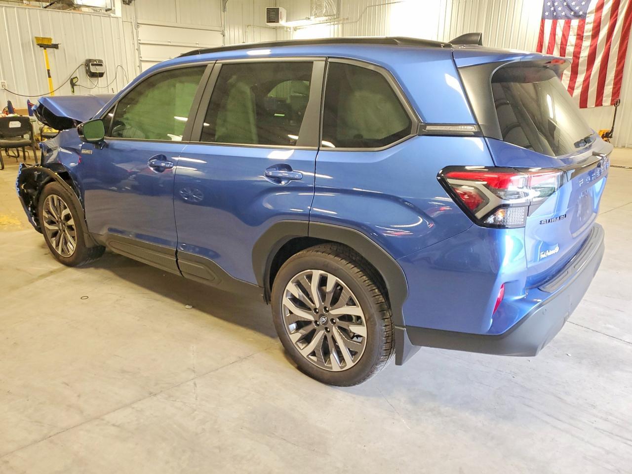 2026 Subaru Forester Touring - Фото 2