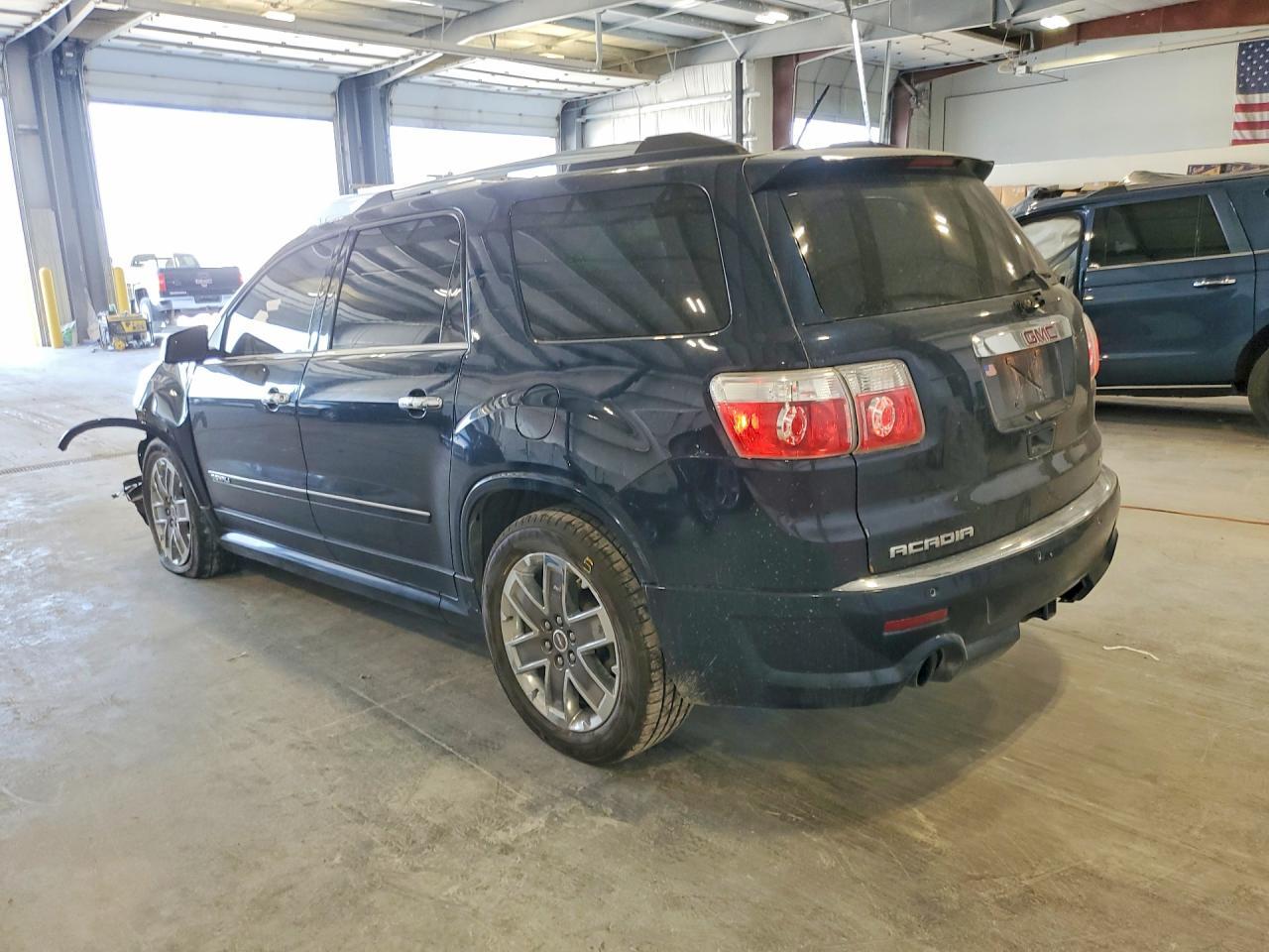 2012 GMC Acadia Denali - Фото 2