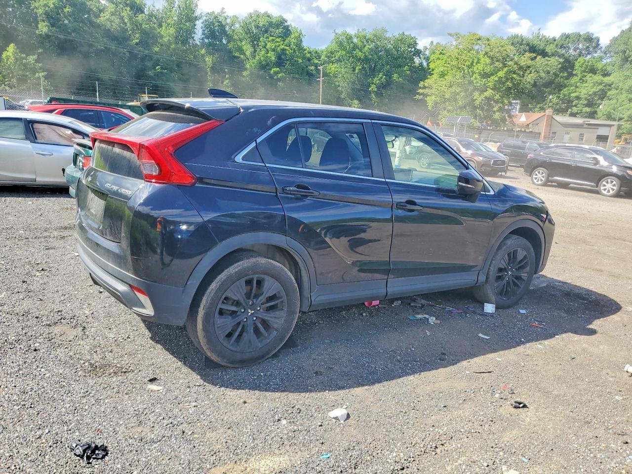 2019 Mitsubishi Eclipse Cross Le - Фото 3