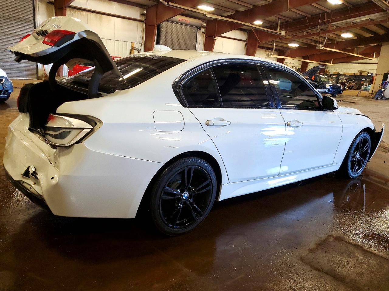2018 BMW 330 Xi - Фото 3