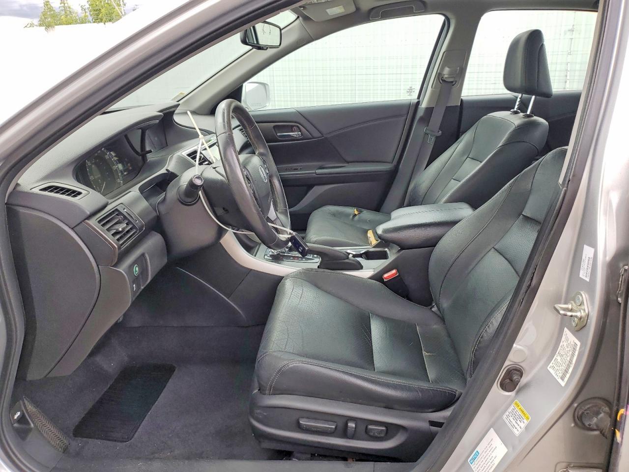 2014 Honda Accord Touring Hybrid - Image 7