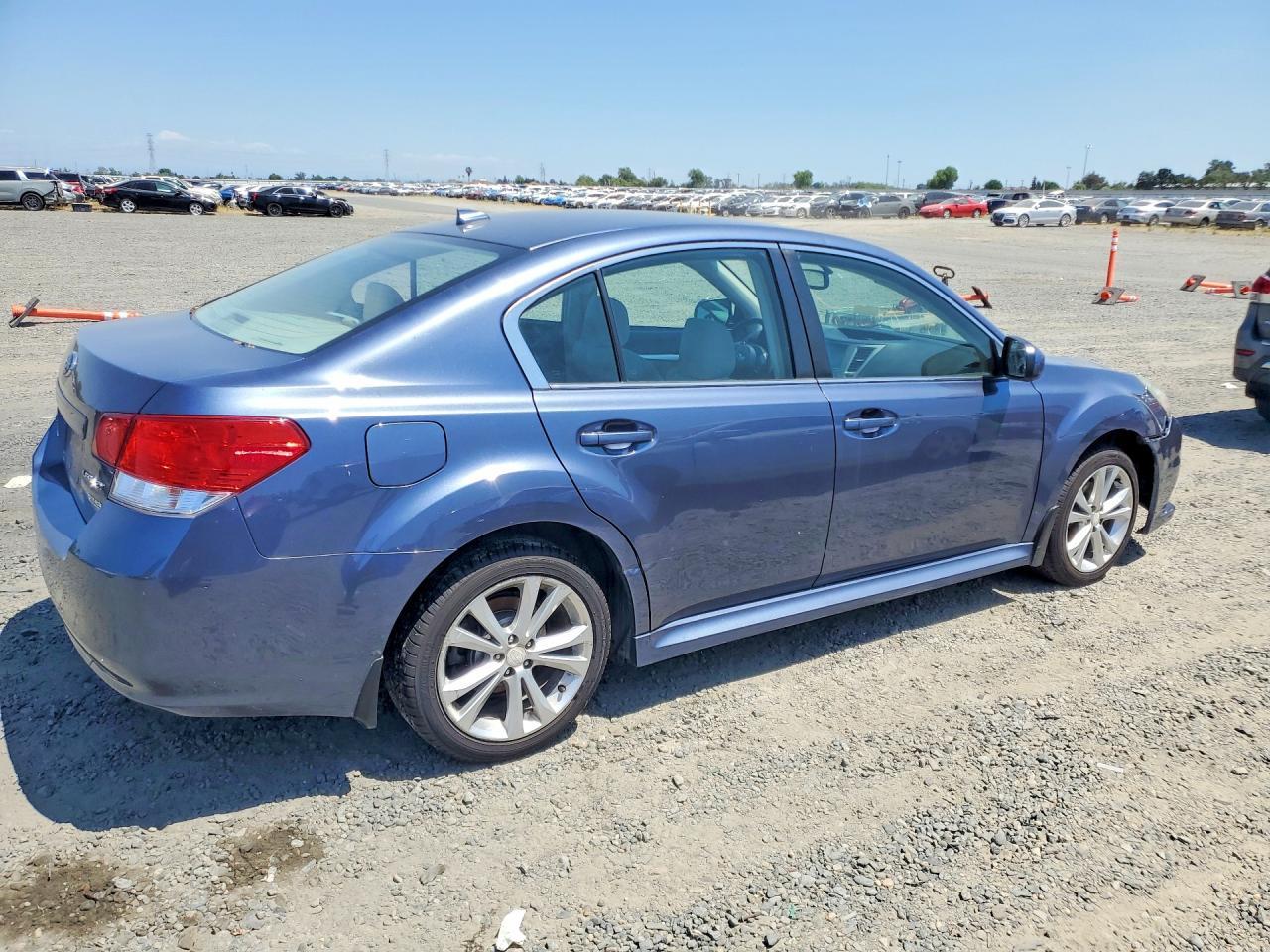 2014 Subaru Legacy 2.5I Premium - Фото 3