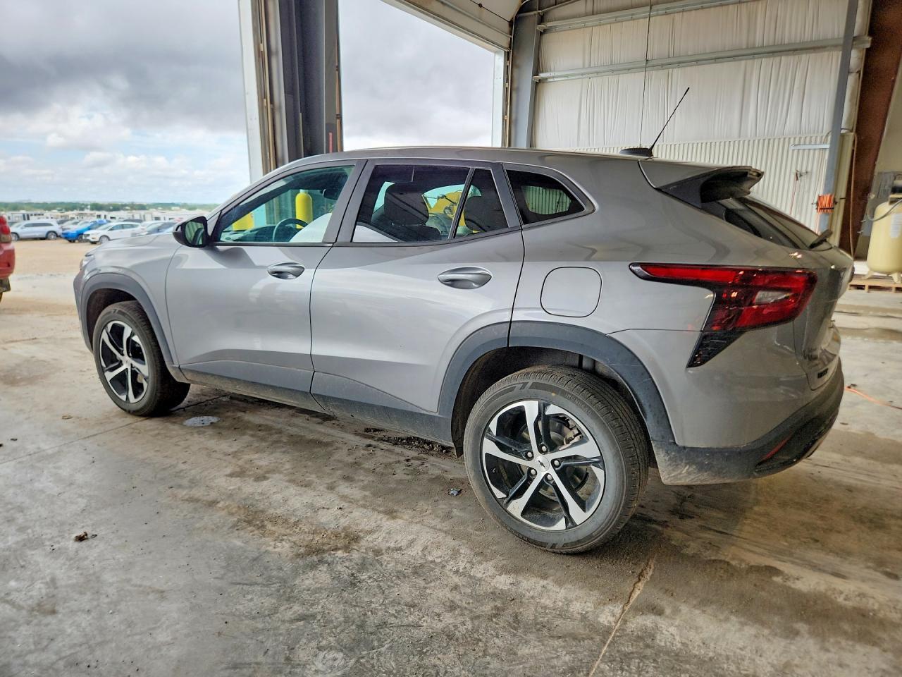 2024 Chevrolet Trax 1Rs - Фото 2
