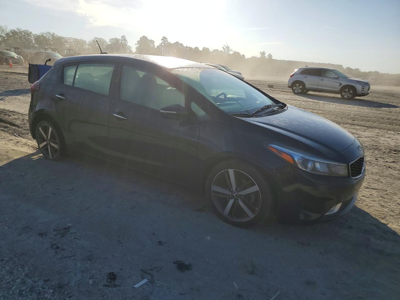 2017 Kia Forte - Фото 4