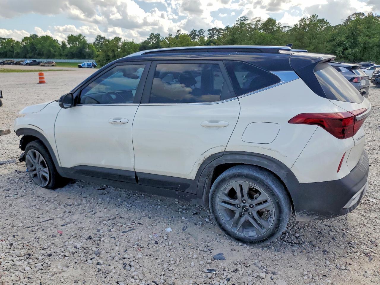 2022 Kia Seltos S - Image 2