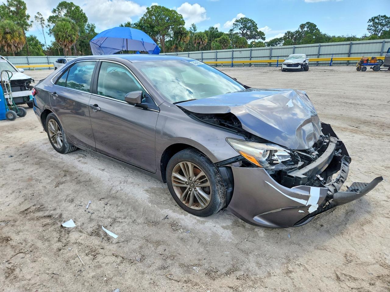 2017 Toyota Camry Se - Image 4