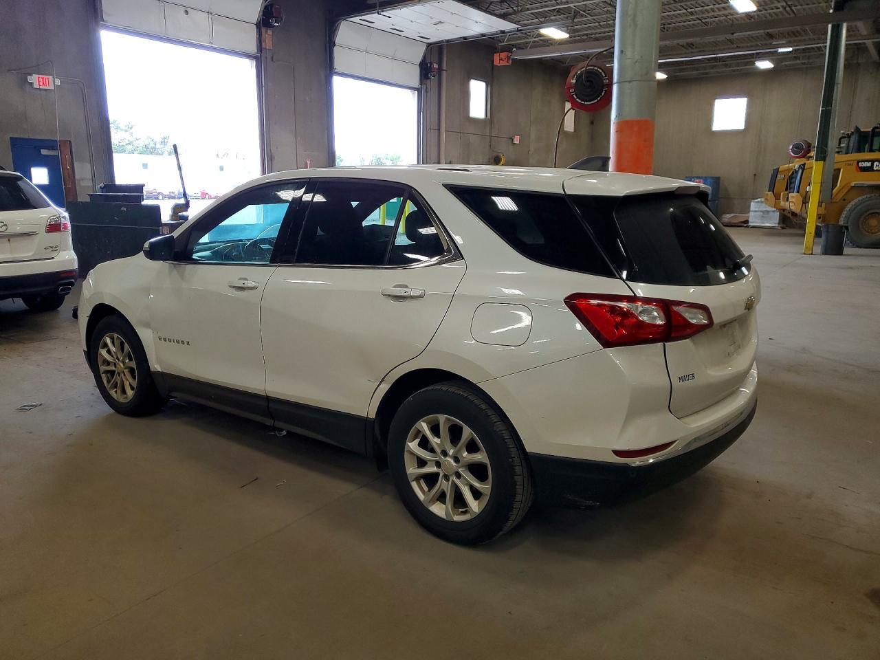 2018 Chevrolet Equinox Lt - Image 2